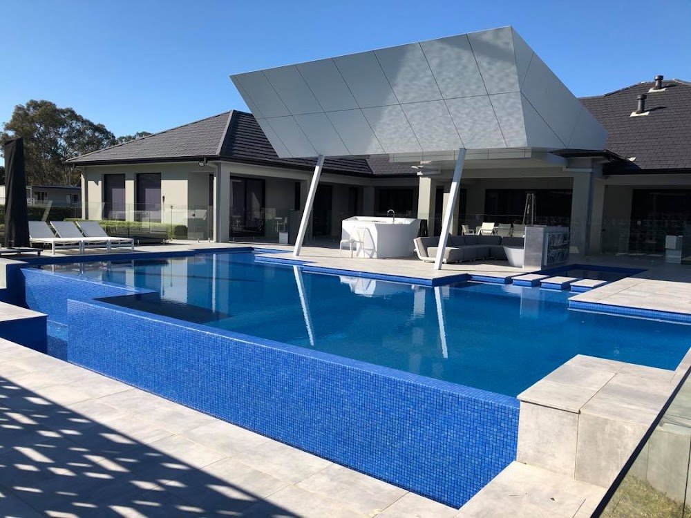 WHO POOLS AND EXCAVATIONS PTY LTD